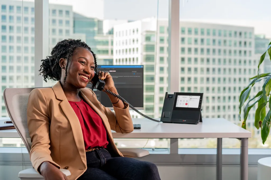 HP Poly CCX 600 | Teams VoIP-Telefon | Android 12 - Ansicht 3