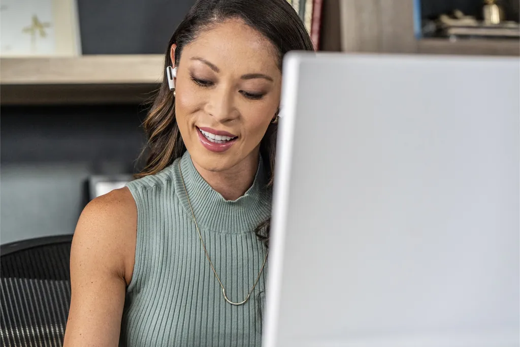 HP Poly Voyager Free 60 | Earbuds weiß | 2 Stück - Ansicht 2