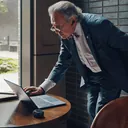 HP Poly Voyager Free 60+ UC | TWS Headset | ANC - Ansicht 4